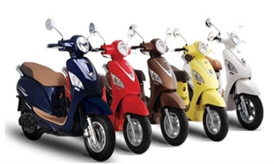 So sánh xe máy SYM Attila Elizabeth và Suzuki UA 125T