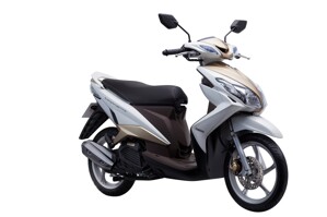 So sánh xe máy Yamaha Luvias và Kymco People