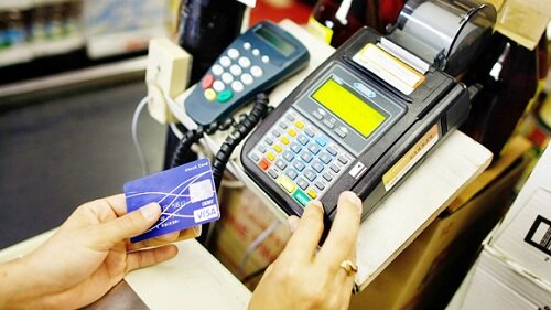 Sử dụng thẻ tín dụng ngân hàng thông minh để tránh lâm vào tình trạng nợ xấu
