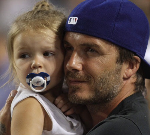 Sử dụng ti giả cho bé như thế nào cho đúng?