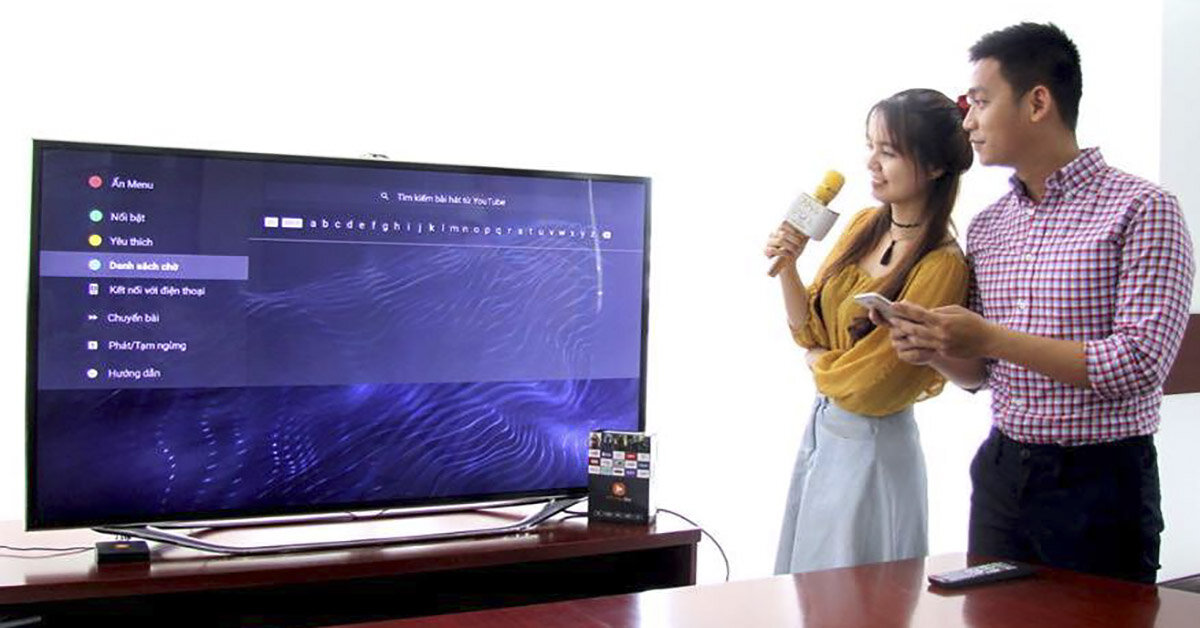 Караоке lg на телевизоре. Караоке телевизор. Микрофоны для караоке беспроводные к телевизору. Телевизор с функцией караоке. Караоке через тв.