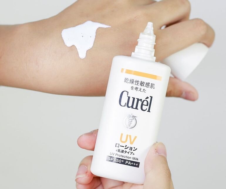 Sữa chống nắng Curel UV Protection Milk SPF50 thích hợp sử dụng cho mọi loại da