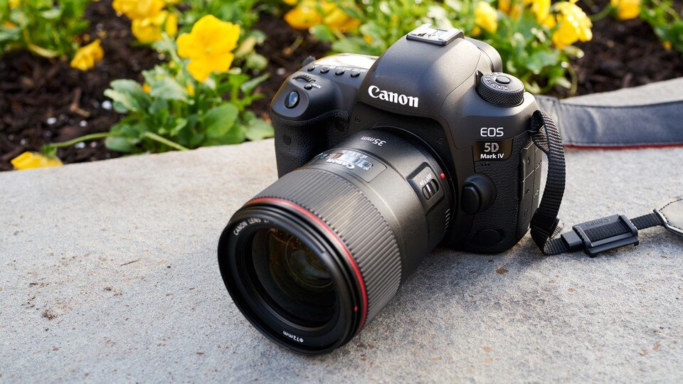 Canon 5D Mark IV quay video sắc nét, âm thanh sinh động 