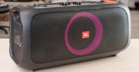 Tại sao JBL Partybox On The Go vẫn là lựa chọn hàng đầu dành cho các buổi tiệc tùng hiện nay?