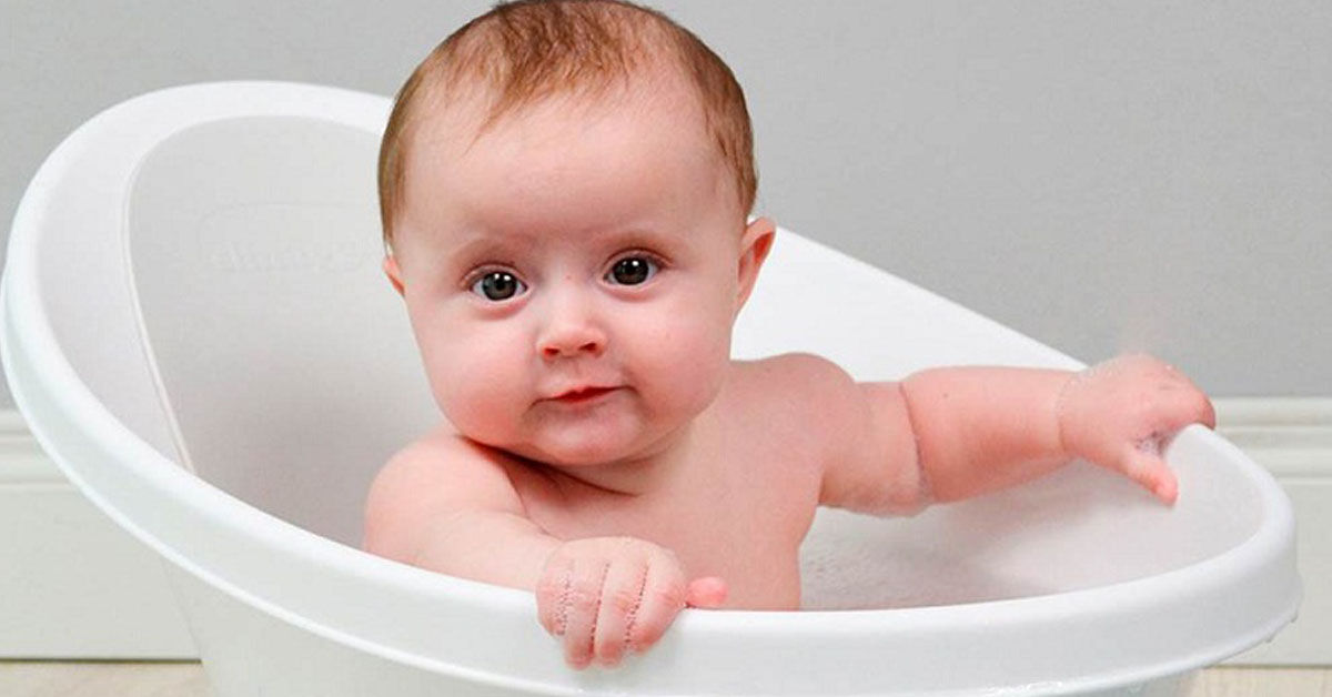 Tại sao mẹ nên mua chậu tắm cho bé?