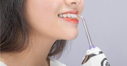 Tăm nước cầm tay nào tốt cho người niềng răng?