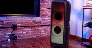 Tận hưởng bữa tiệc âm nhạc cùng loa JBL Partybox 1000