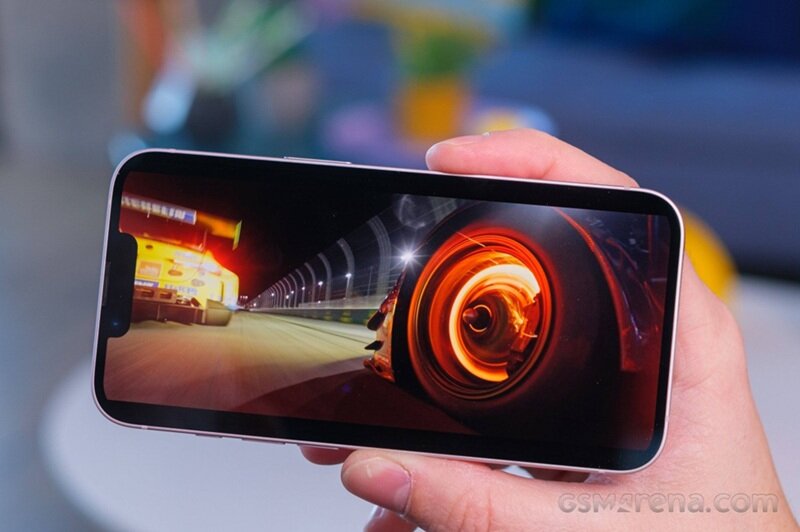 iPhone giá rẻ nhất của Apple giảm 700.000 đồng chỉ sau một tuần