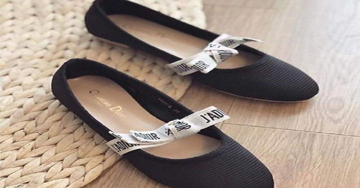 Tham khảo ngay 4 mẫu giày búp bê đen nổi tiếng