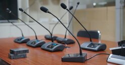 Thế nào là micro hội nghị? Hiện nay có micro hội nghị nào đáng mua?