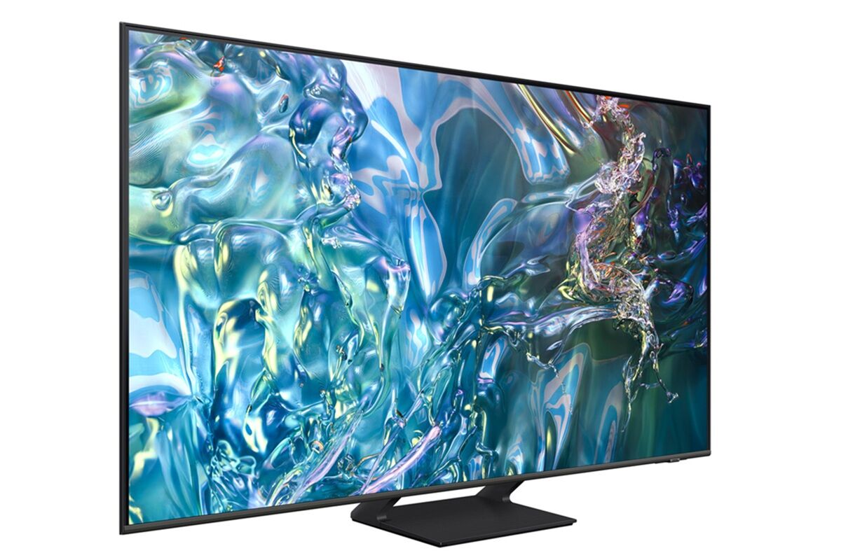 Tivi QLED Samsung 55 inch QA55Q65D giảm tới 8 triệu, "món hời" cho khách Việt
