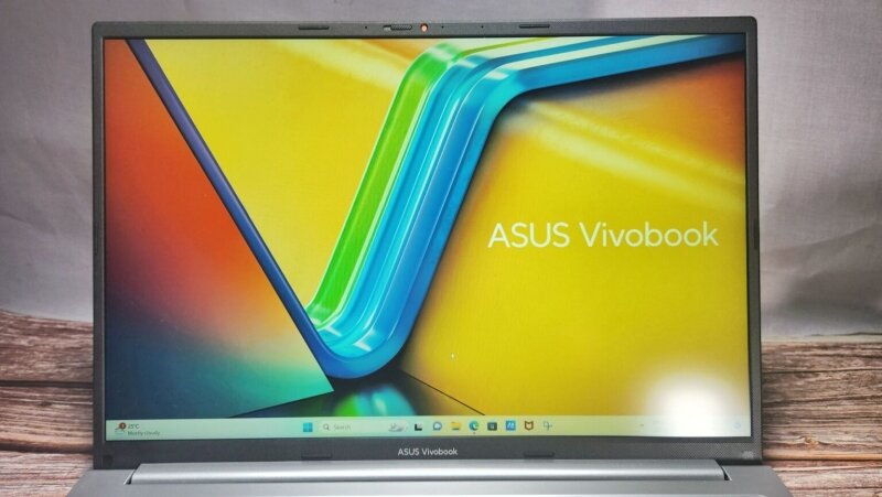 Đánh giá Asus Vivobook 16 M1605: Laptop giá rẻ màn hình lớn dành cho sinh viên!