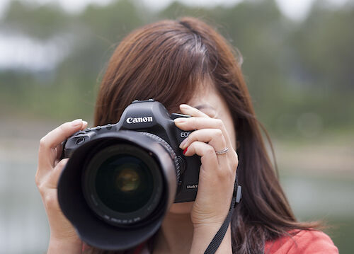 Top 10 máy ảnh DSLR quay phim tốt nhất chất lượng 4K giá từ 20 triệu