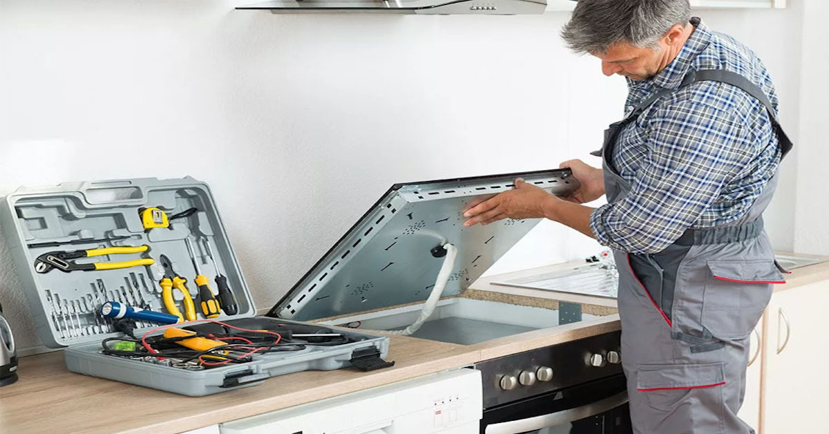 Liên hệ kỹ thuật viên khi bếp vẫn báo lỗi