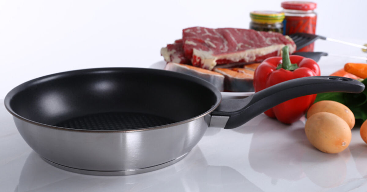 Top 3 chảo chống bám bên dưới 300k sử dụng cực tốt, đáng tin cậy nhất cho tới phòng bếp mặt trời và phòng bếp ga