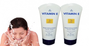 Top 3 dòng sữa rửa mặt Vitamin E hiệu quả vượt trội