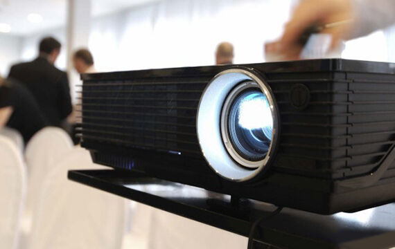 Top 3 máy chiếu chuyên nghiệp mới nhất