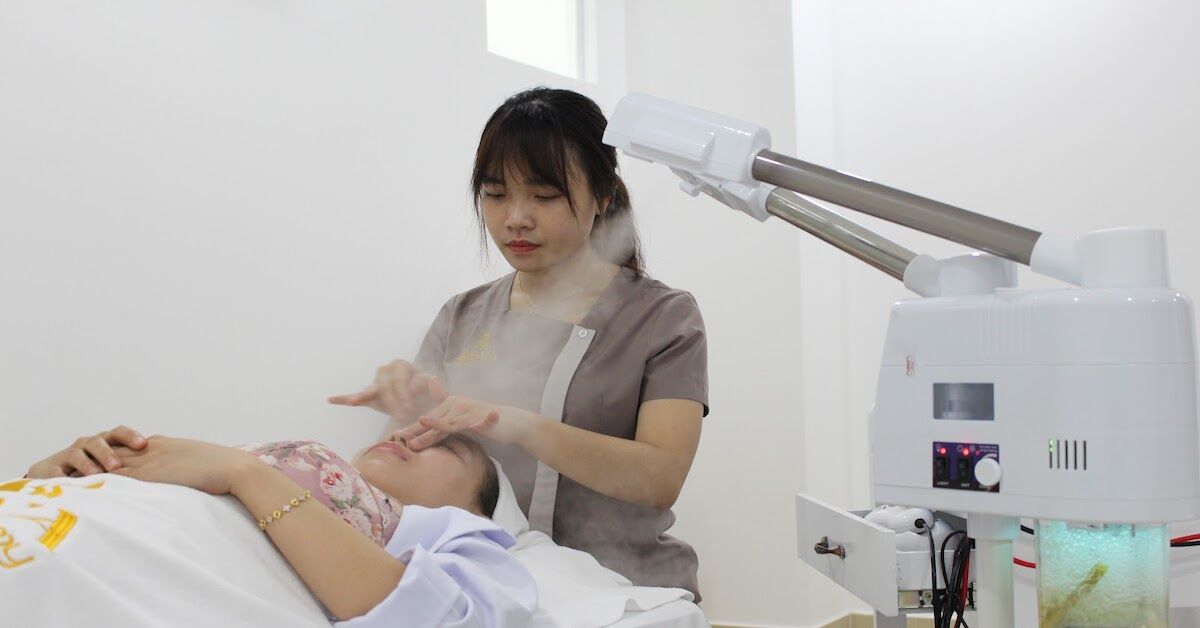 Top 3 máy xông hơi mặt spa phổ biến hiện nay