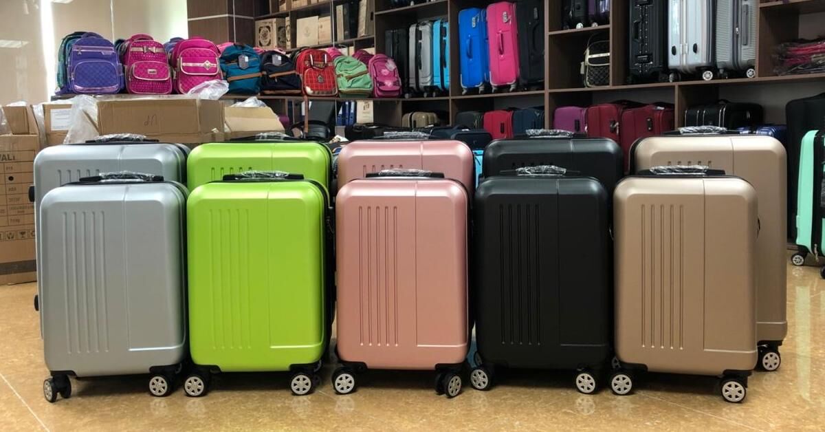 Top 3 vali vật liệu nhựa rẻ rúng bền hợp lý và phải chăng nhất năm 2020