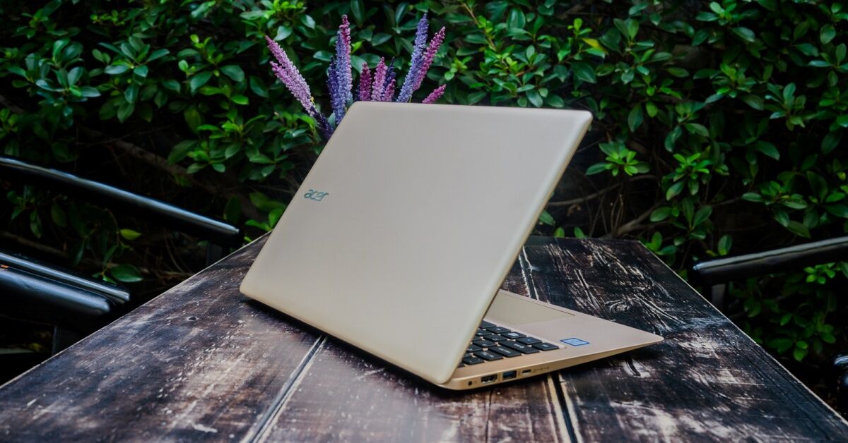 Top 4 laptop văn phòng mỏng nhẹ đáng mua nhất 2021