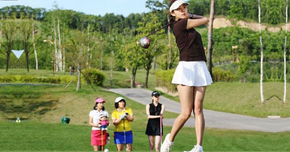 Top 4 mẫu giày golf nữ đẹp nhất và đáng mua nhất 2020