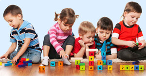 Top 8 đồ chơi phát triển trí tuệ cho bé 4 tuổi