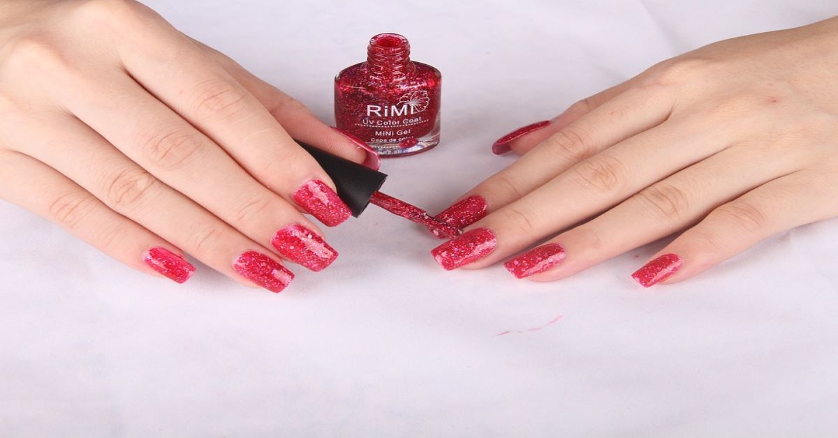 Top các mẫu sơn móng tay màu đỏ ấn tượng