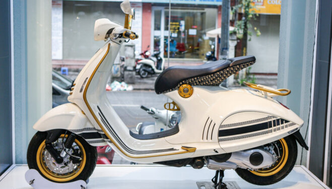 Xe tay ga Vespa 946 Christian Dio