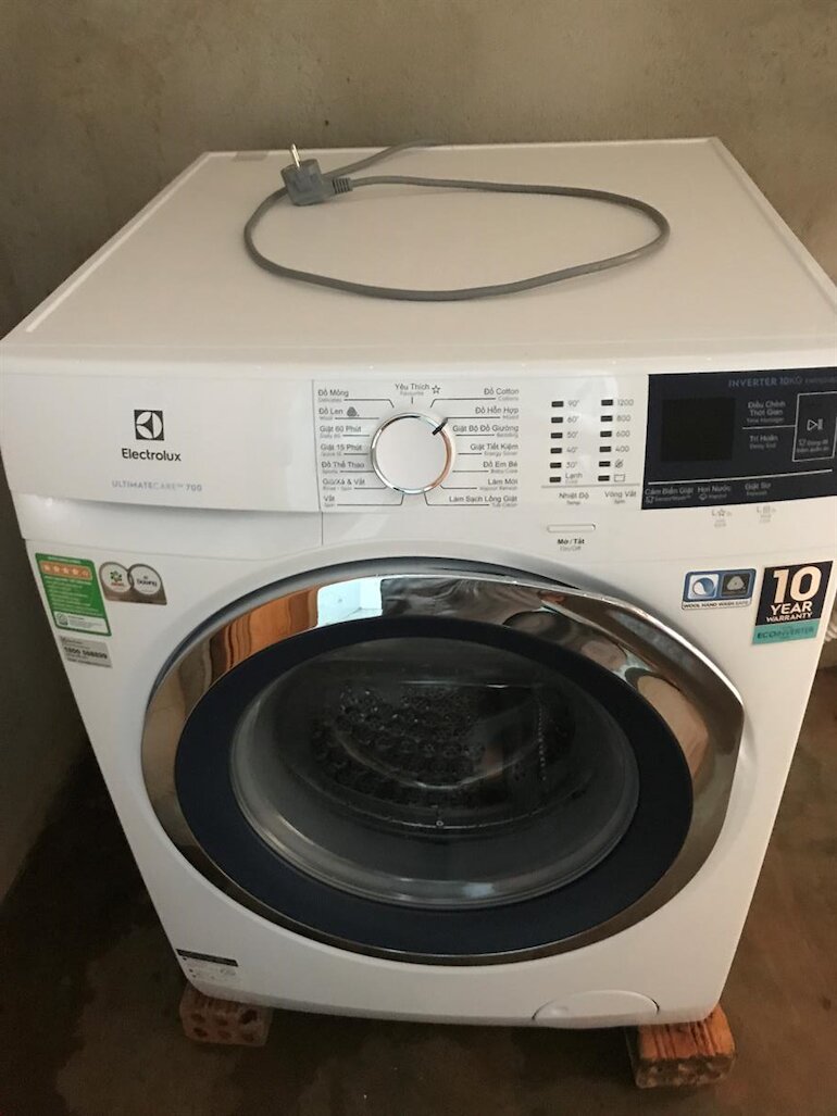 máy giặt cửa ngang Electrolux 10kg