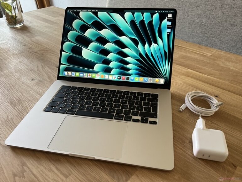 Macbook Air 15 inch M2 giá bao nhiêu? Có các phiên bản cấu hình nào