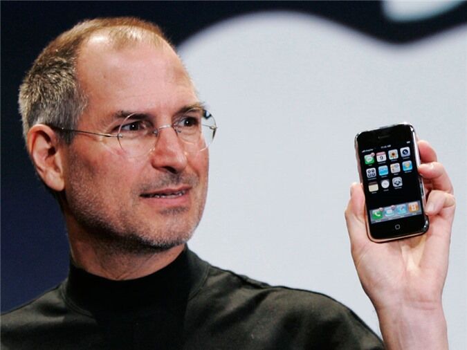 Vì đâu mà phiên bản iPhone đầu tiên có tên gọi là iPhone 2?