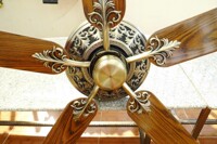 Vì sao nên ưu tiên chọn quạt trần cánh gỗ?