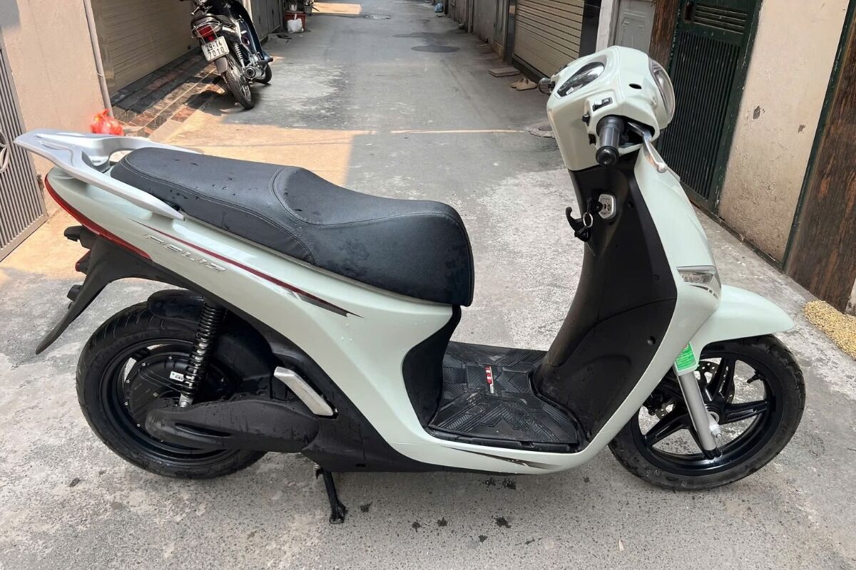 VinFast Feliz 2025 giá rẻ kỷ lục, pin đi gần 300 km/lần sạc