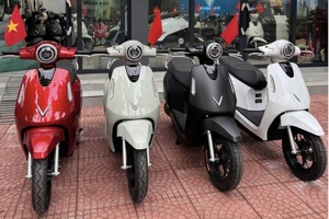 VinFast hạ giá Evo Lite còn 14,28 triệu đồng, đổi pin miễn phí tại trạm