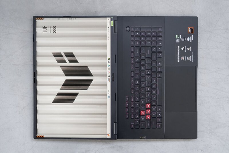 ASUS TUF Gaming A18 (2025): Quái vật 18 inch nhẹ nhất, giá tốt ngỡ ngàng