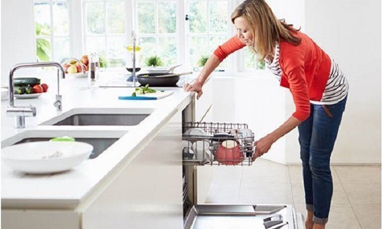 may rua bat electrolux esf5202lox