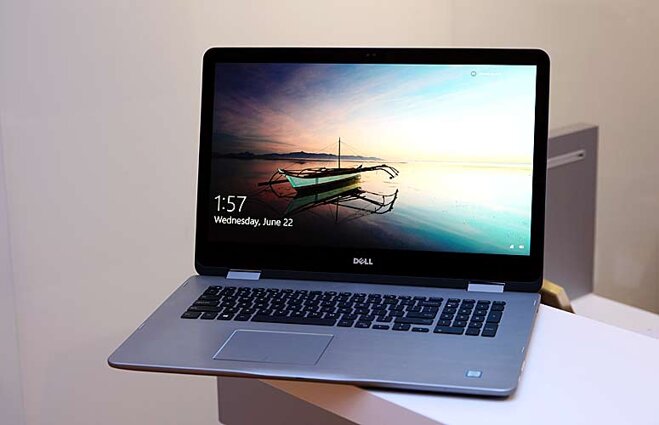  Máy laptop Dell có thiết kế bản lề chắc chắn, gấp mở linh hoạt nhiều góc độ 