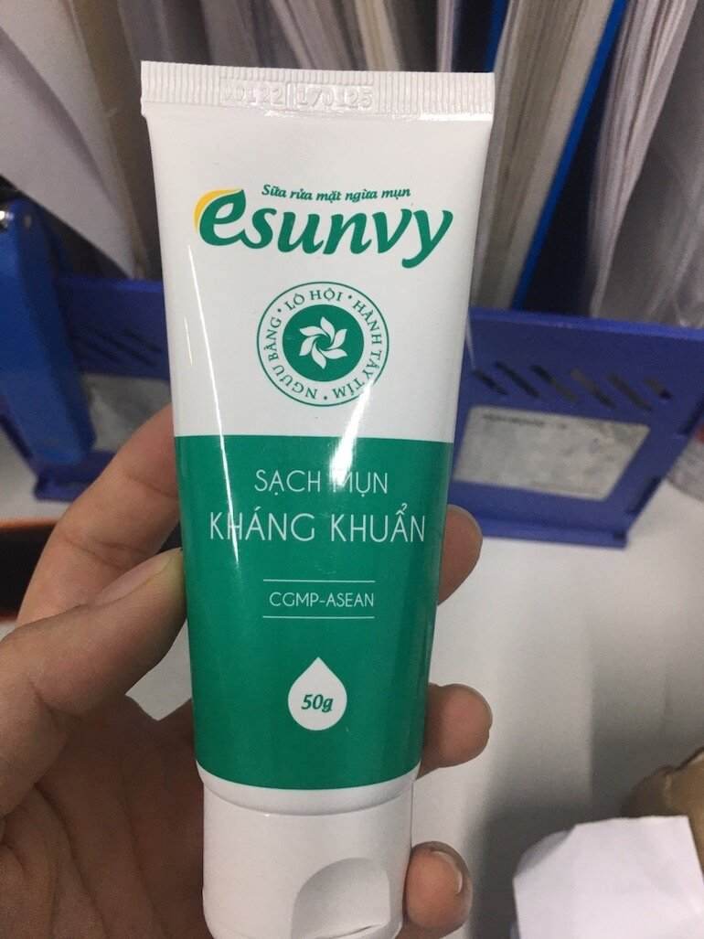 sữa rửa mặt Esunvy