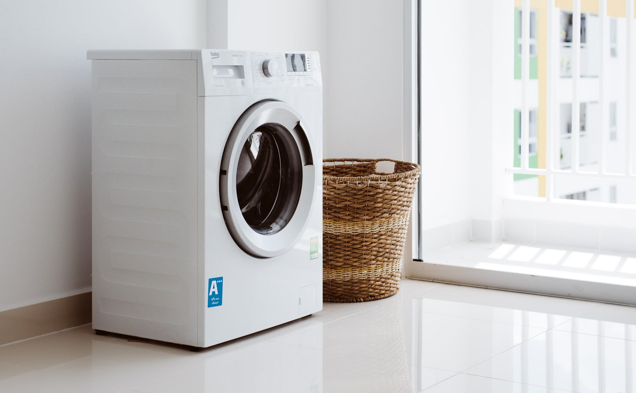 Máy giặt  Electrolux Inverter 8kg EWF8025 kiểu dáng hiện đại, đem tới tiện nghi cho không gian nội thất 