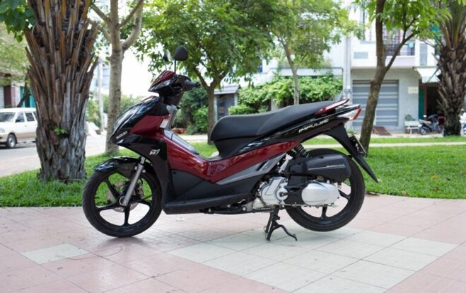 so sánh Suzuki Impulse 125 Fi với Burgman Street