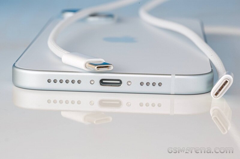 Giá iPhone 15 Plus sau Tết giảm mạnh, chênh tới 6 triệu đồng so với niêm yết