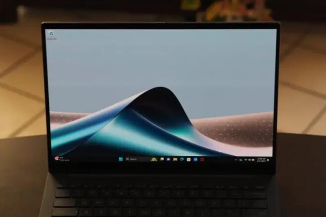 Đánh giá laptop Asus Zenbook S 14 (2024): Core Ultra Series 2 liệu có 'nên cơm nên cháo'?