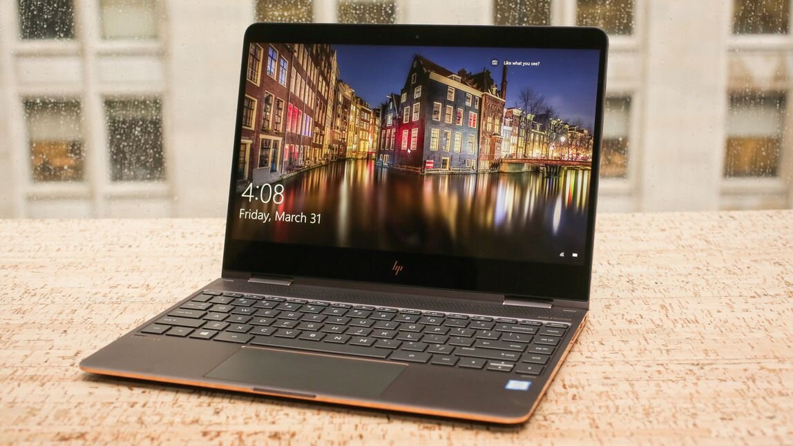 Laptop HP 13 inch thể hiện sự đơn giản nhưng không kém phần mạnh mẽ