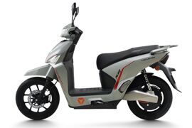 Xe máy điện mới tích hợp GPS, đi tới 280 km/lần sạc, giá mềm