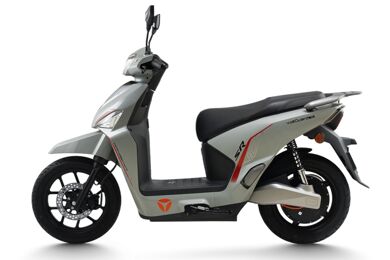 Xe máy điện mới tích hợp GPS, đi tới 280 km/lần sạc, giá mềm