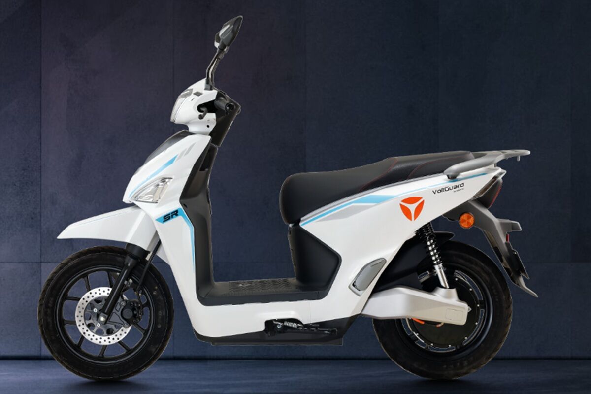 Xe máy điện Yadea mới gây ấn tượng nhờ khỏe máy, kháng nước tốt, lại đi hàng trăm km 1 lần sạc