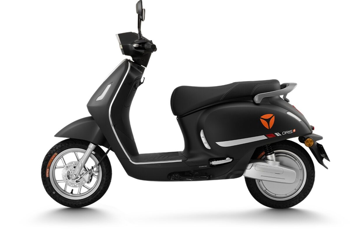 Xe máy điện Yadea Oris H trang bị hiện đại, pin lithium tới 120 km/lần sạc, giá rẻ