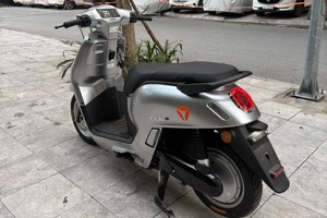 Xe máy điện Yadea Osta giảm tới 2,6 triệu đồng, pin trâu 181 km/lần sạc, nhiều trang bị hiện đại