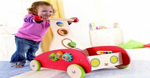 Xe tập đi có mấy loại, nên mua loại nào cho bé?