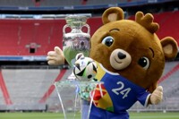 Xem Euro 2024 ở kênh nào? Gợi ý 5 model tivi 55 inch tuyệt đỉnh để xem bóng đá!